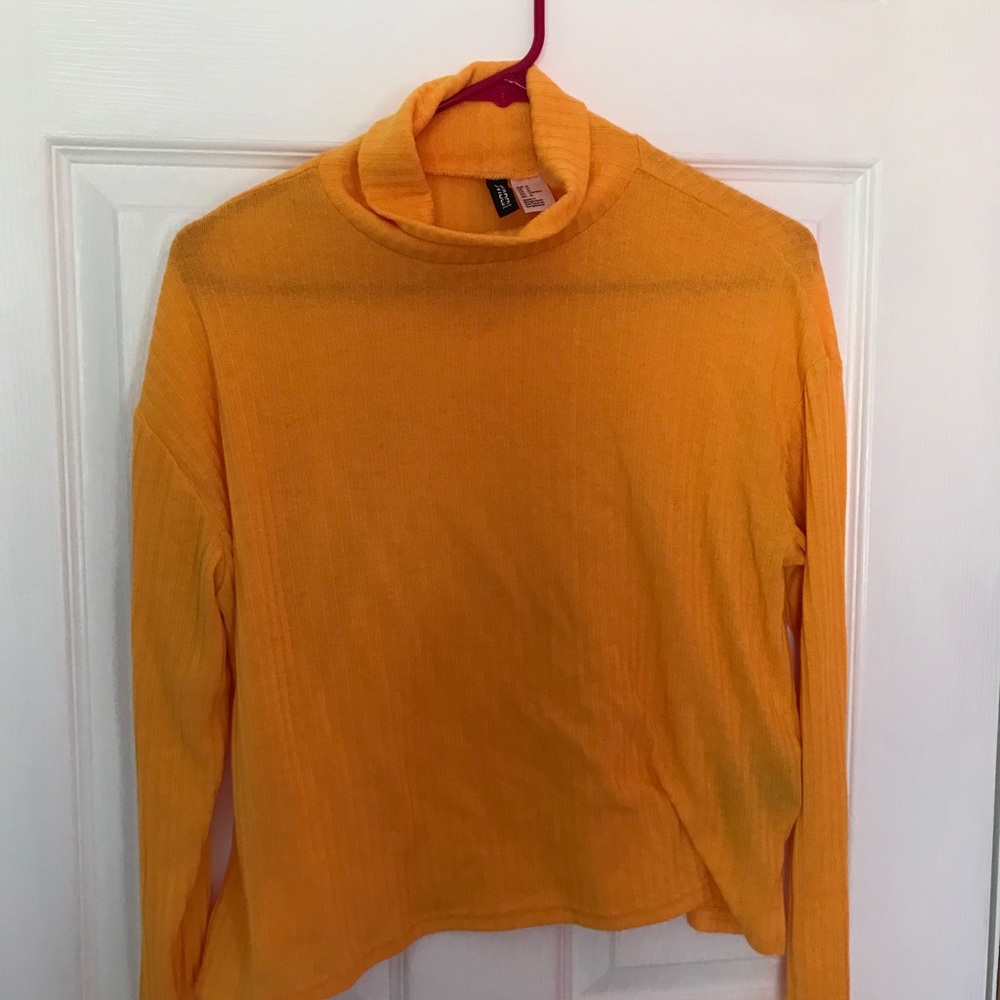 H&M Yellow slightly cropped turtleneck